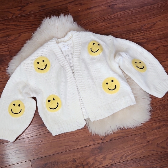 Luna Ivy Sweaters - Luna Ivy Smiley Face Chunky Knit Open Front Cardigan